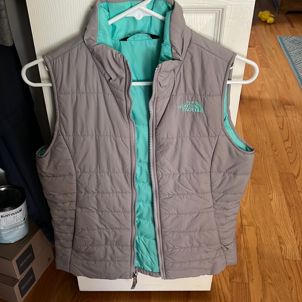 Girls 14/16 Large north face puffer vest